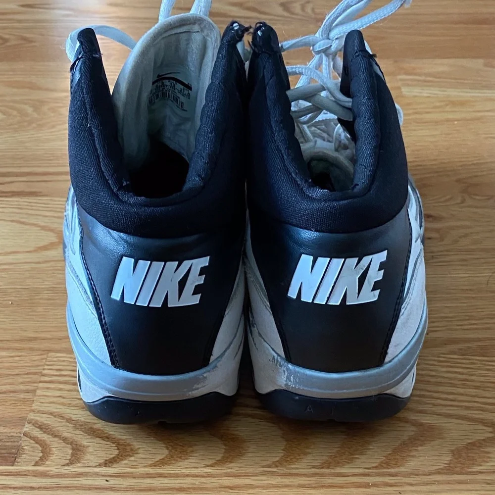 Men's Nike Elite Leather Basketball Shoes (9.5)